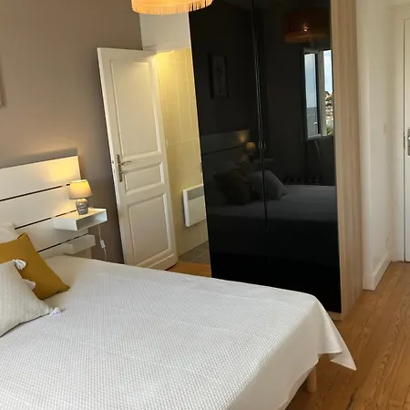 Devant La Et La De Pontaillac, 4chambres 2 à 8 Personnes * Royan