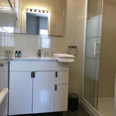 Villa Devant La Et La De Pontaillac, 4chambres 2 à 8 Personnes *