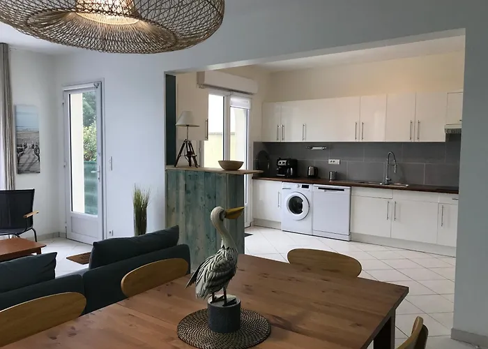 Villa Devant La Et La De Pontaillac, 4chambres 2 A 8 Personnes