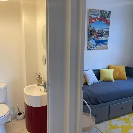 Villa Devant La Mer Et La Plage De Royan Pontaillac, 4Chambres 2 A 8 Personnes *