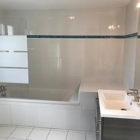 Devant La Mer Et La Plage De Royan Pontaillac, 4Chambres 2 A 8 Personnes Villa